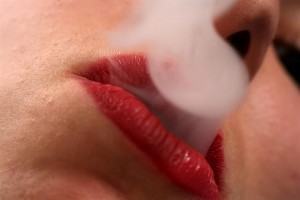 mujer_fumando
